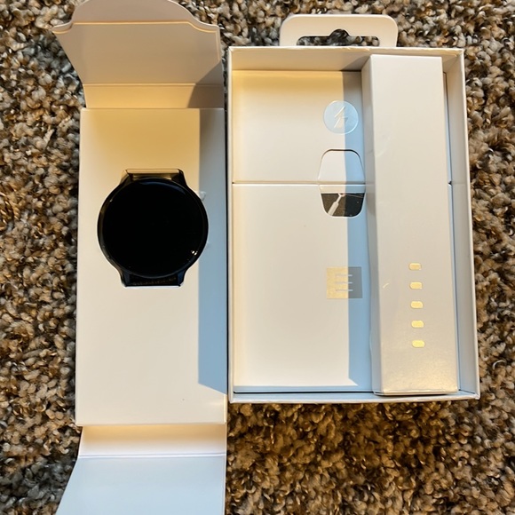 At&t Samsung Active2 44mm smart watch includes extra bands - Picture 3 of 4